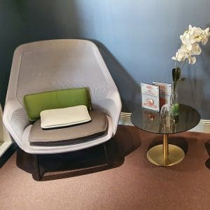 Fåtölj beige VITRA