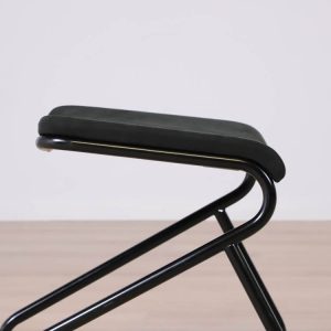 Svart Pall Add Move Stool 46 | LAMMHULTS