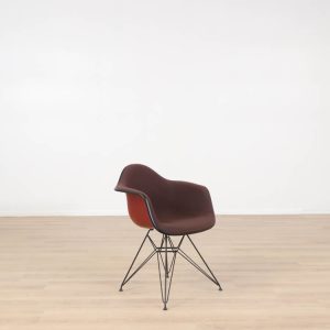 Konferensstol Eames Fiberglass Armchair DAR | VITRA