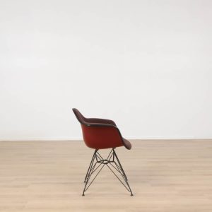 Konferensstol Eames Fiberglass Armchair DAR | VITRA