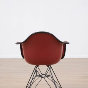 Konferensstol Eames Fiberglass Armchair DAR | VITRA