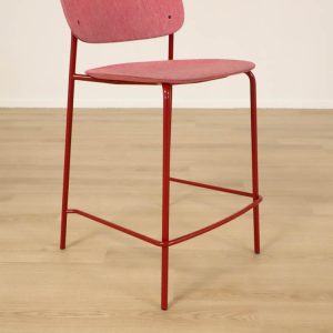 Barstol Hale PET Felt Counter Stool | DE VORM